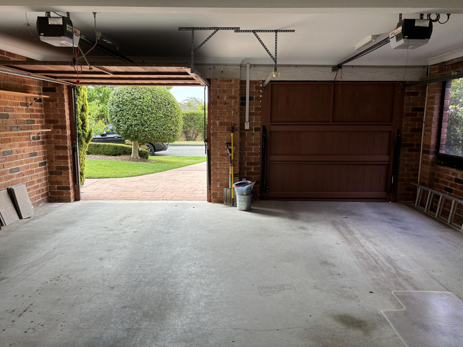 Garage Door Centre Pillar is 2 different levels