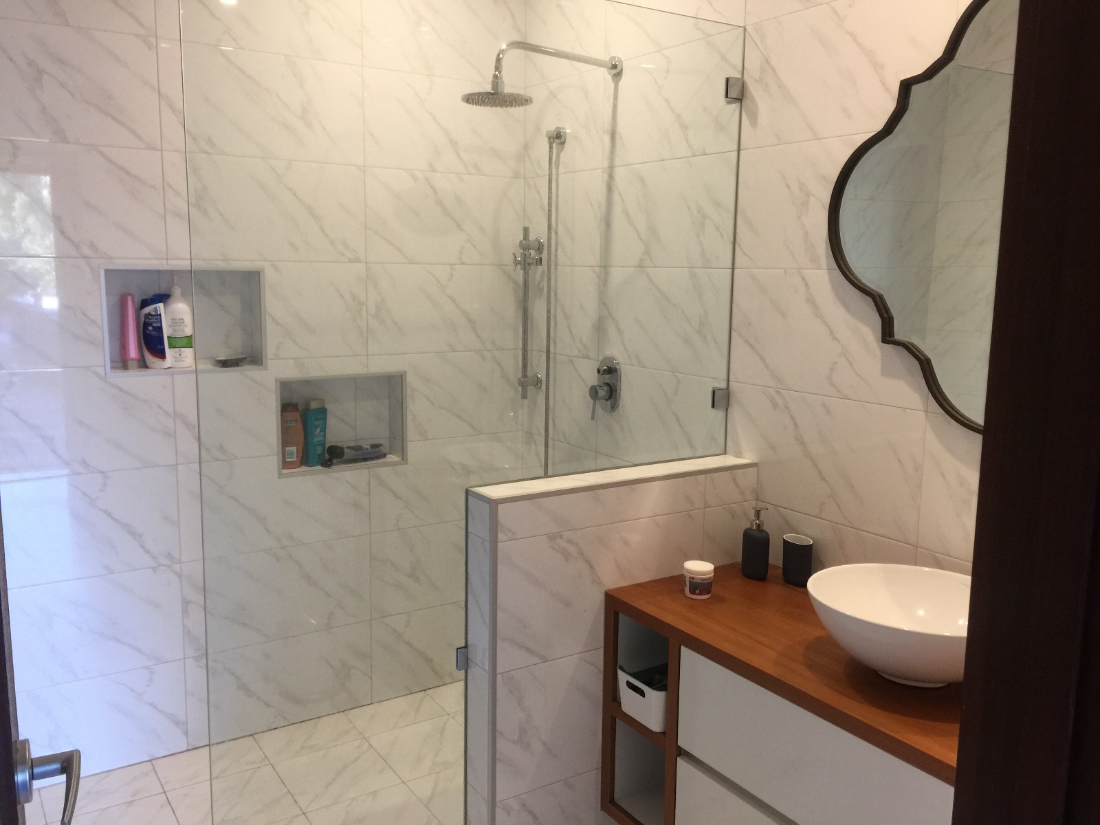 Glossy Porcelain tiles in wet areas and  bathrooms