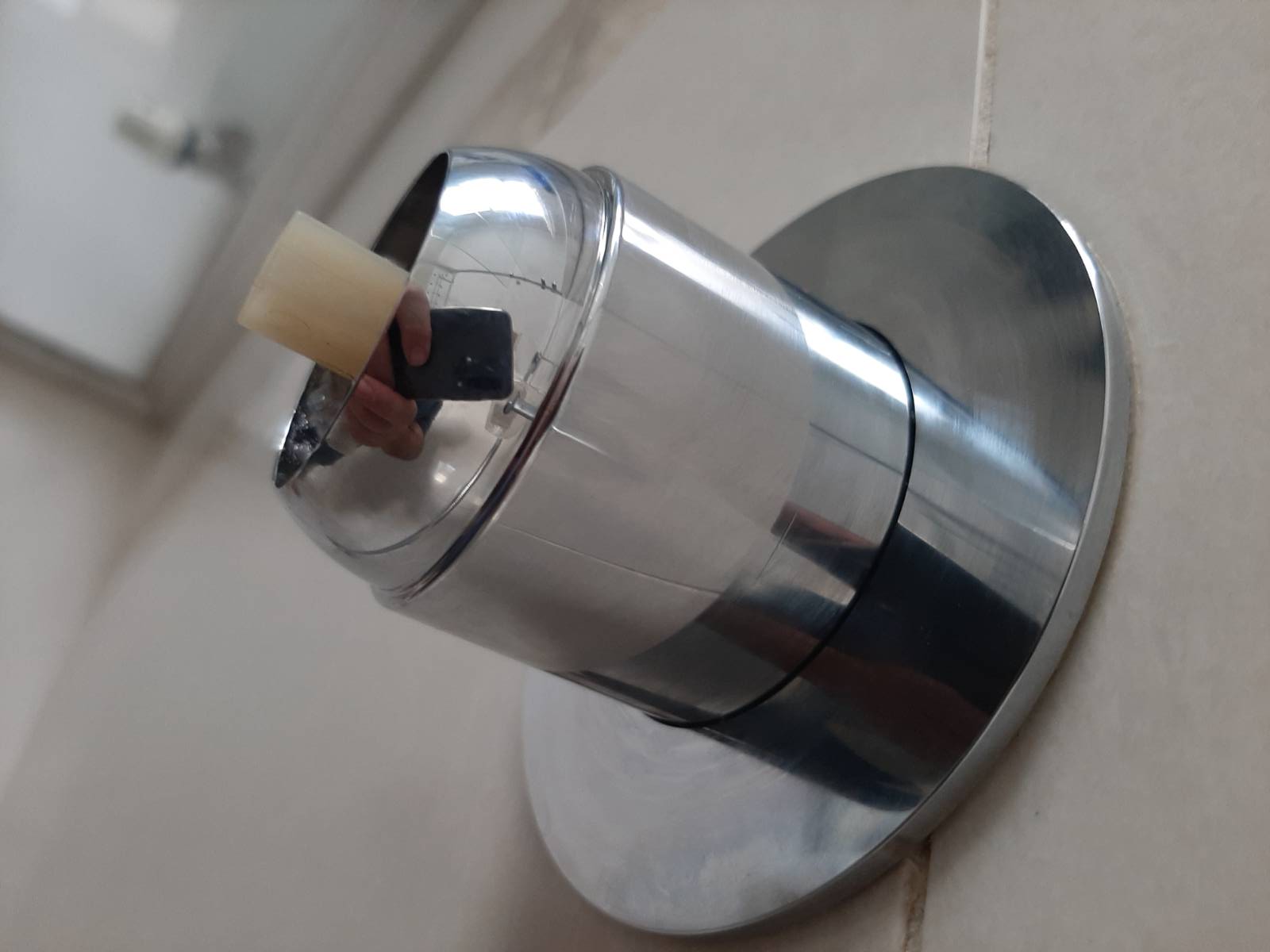 Hansa Shower Mixer (cover stuck, how to remove?)