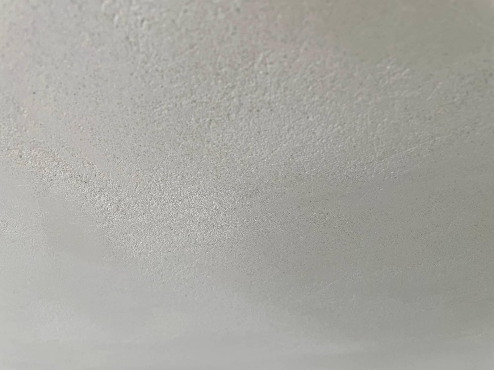 Painting a Chalky plaster Ceiling