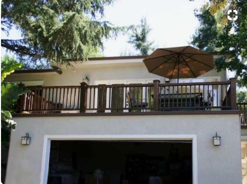 Sun deck / large balcony over the double garage