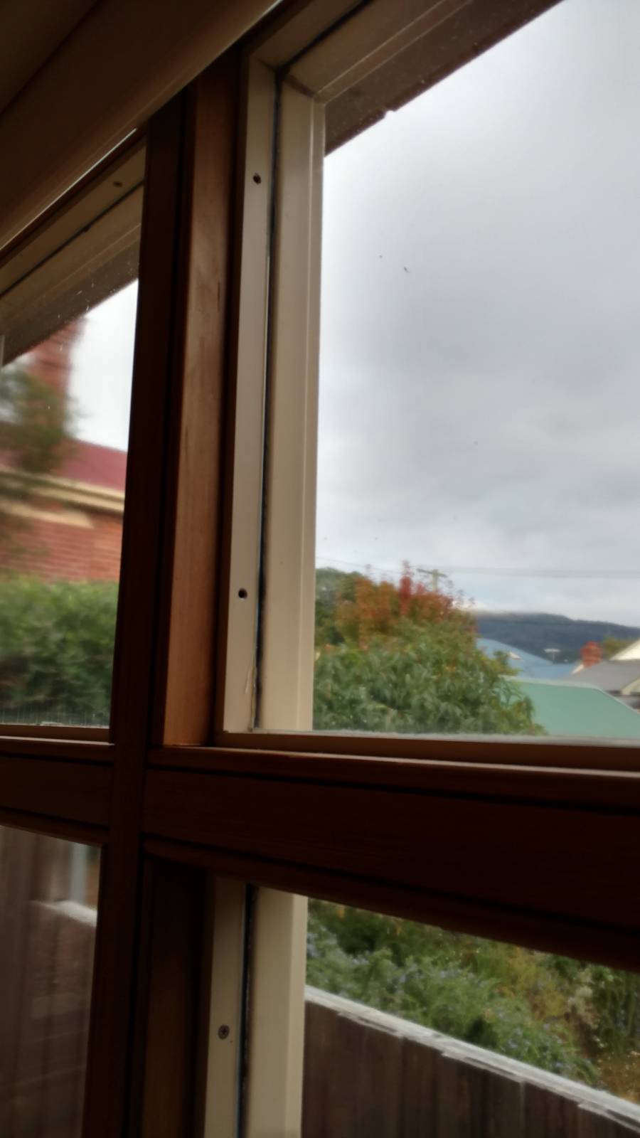 Advice on how to remove glass from this window please