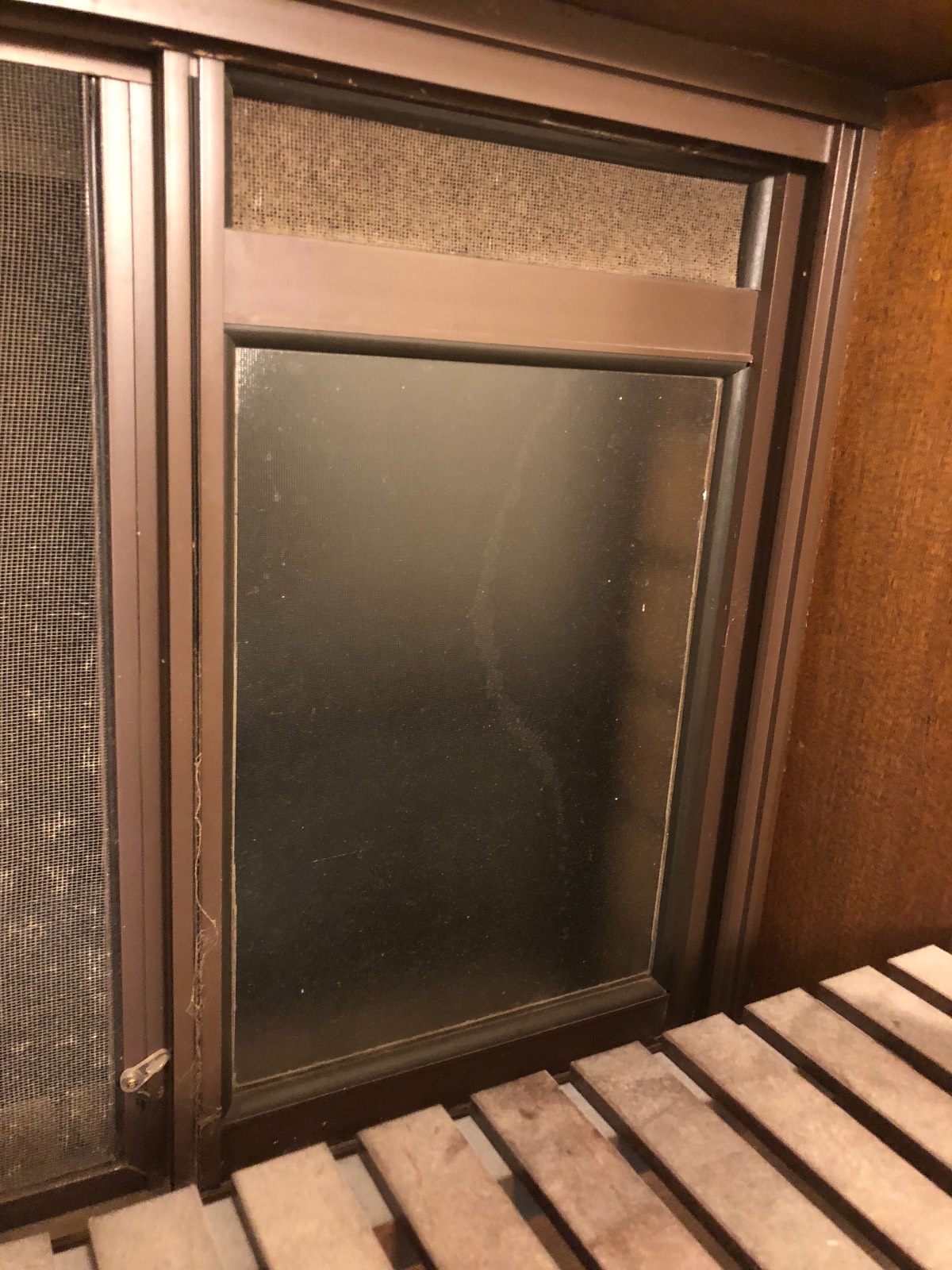 Help needed with aluminium fixed window panel